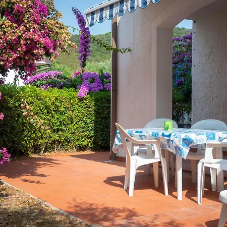 Appartement Lacona Con Giardino *