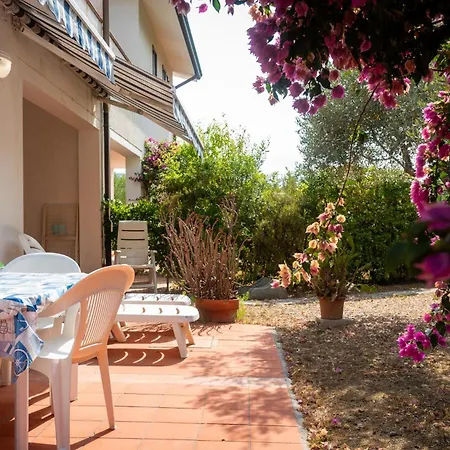 Lacona Con Giardino